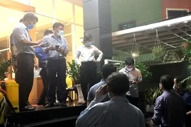 TP.HCM: Phong tỏa nơi ca nghi nhiễm COVID-19 ở và làm việc