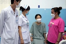 TP.HCM: Ba chuyên khoa hợp sức cắt khối u nặng hơn 7 kg
