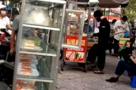 TP.HCM: Trường học và UBND phường 'bắt tay' dẹp hàng rong 