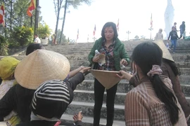  “Cái bang” bao vây khách hành hương