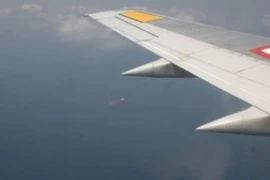 Một nhân chứng ở VN thấy máy bay mất tích “bùng cháy và rơi xuống nước“?