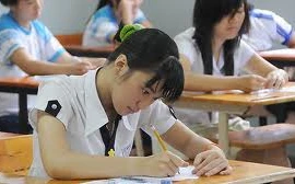 Hướng dẫn thi THPT môn ngoại ngữ: Trắc nghiệm trước, thi viết sau 