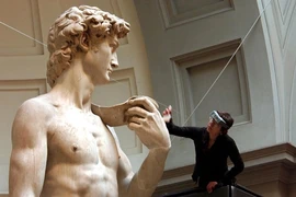Tượng David của Michelangelo có nguy cơ đổ sụp