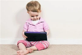 Chơi trên iPad khiến trẻ nói kém!