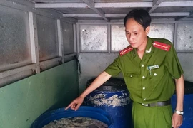 Bắt quả tang 2 đối tượng vận chuyển 250kg nội tạng bốc mùi 