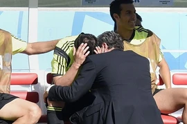 David Villa rớt nước mắt khi bị del Bosque thay ra