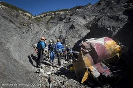 Pháp công bố video hiện trường máy bay Germanwings rơi