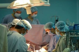 Cảnh giác với hiện tượng đau ngực, khó thở kéo dài