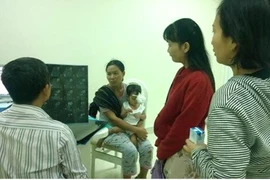 Phẫu thuật thành công bé gái bị mắt lồi ra ngoài hơn 5cm