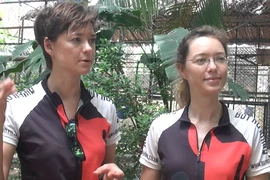 Hai cô gái đạp xe khắp Đông Nam Á kêu gọi cứu loài tê giác