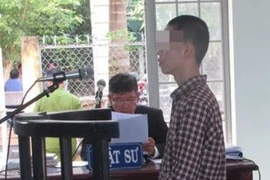 Đứng trước tòa, bị cáo 15 tuổi 'mong sớm được đi học trở lại'