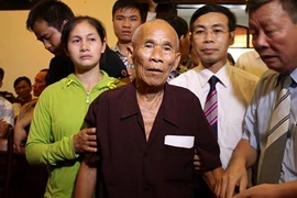 Clip: Cơ quan chức năng công khai xin lỗi tử tù Trần Văn Thêm