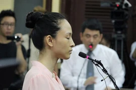 Chủ tọa thẩm vấn Phương Nga về 16,5 tỉ
