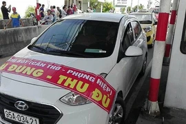 Tài xế phản đối thu phí, BOT Cần Thơ-Phụng Hiệp xả trạm