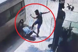 Tài xế bị đánh vì nghi không đưa khách vào khách sạn