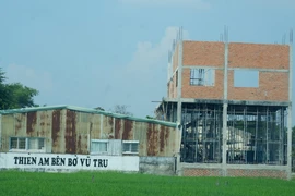 Lấy mẫu giám định ADN trẻ em và người lớn tại “ Tịnh thất bồng lai” để tiếp tục điều tra