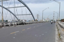 Một Công an phường bị xe tông trực diện khi đang bảo vệ hiện trường 