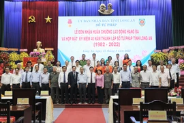 Sở Tư pháp tỉnh Long An đón nhận Huân chương lao động Hạng III