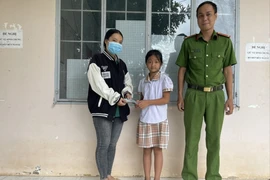 Học sinh lớp 3 nhặt được 14 triệu đồng trả lại người đánh rơi