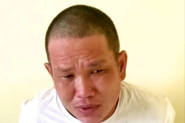 Giả phụ huynh đưa con đi học, trộm xe máy ngay cổng trường