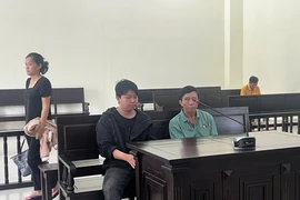 Chưa thể tuyên án 1 vụ hai cha con hầu toà vì tranh chấp đất đai