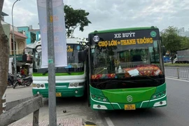 Hai xe buýt rượt đuổi, chèn ép trên quốc lộ 1, ngành chức năng nói gì?