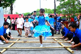 Thanh niên TP.HCM đồng hành với học sinh biên giới Tây Ninh