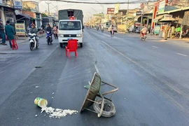 Đẩy xe rùa qua đường, cụ ông 76 tuổi tử vong sau va chạm ô tô