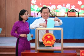 Ông Lê Công Đỉnh giữ chức Chủ tịch HĐND phường Long An nhiệm kỳ mới