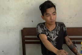 'Quỵt' tiền taxi còn giật điện thoại của tài xế