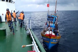 Cứu ngư dân đau ruột thừa trên biển Hoàng Sa