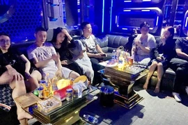 10 người nước ngoài dương tính ma túy trong quán karaoke