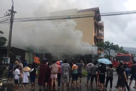 Cháy kèm tiếng nổ lớn trong cửa hàng điện lạnh ở Đà Nẵng