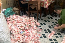 Bắt giữ 1 phụ nữ làm giả hạt nêm, bột ngọt giả ở Đà Nẵng