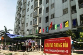 Đà Nẵng: Một người định đu dây trốn khỏi chung cư bị phong tỏa