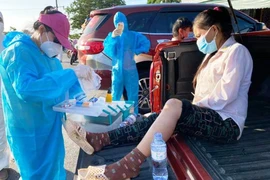 Người đi xe máy về quê sẽ được trung chuyển qua hầm Hải Vân miễn phí