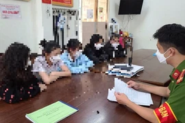 Nhóm nữ sinh đánh hội đồng bạn bị công an mời lên làm việc