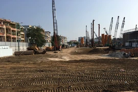 Hàng loạt dự án vừa quây tôn đã huy động vốn