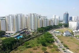 Chưa siết tín dụng, địa ốc đã chạy đua săn vốn ngoại