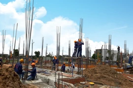 Tại sao dự án chưa xong móng vẫn bán chạy “ào ào”?
