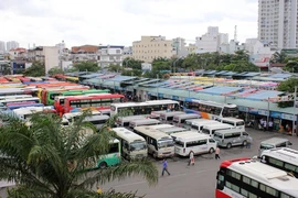 Dời bến xe miền Đông nhưng không xây TT thương mại