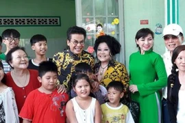 Thanh Bạch và Thúy Nga Paris nói gì về việc đám cưới 8 lần