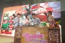 Mới lạ Mỹ nhân vào bếp 