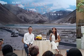 'Bụi đường tuổi trẻ' thu hút bạn đọc đến Đường Sách