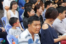 Khi người ăn xin đến Đường Sách giao lưu, đặt câu hỏi