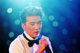 Sau bức xúc tuyên bố kiện các trang mạng, Đàm Vĩnh Hưng nói gì