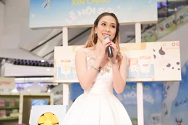 Mỹ Tâm, Bùi Anh Tuấn tham gia lễ hội sữa bảo vệ môi trường