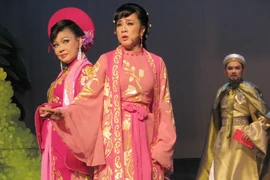 Nghệ sĩ cải lương nổi tiếng giao lưu biểu diễn ở đường sách 