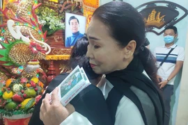 Sao cải lương qui tụ đưa tiễn NSƯT Nam Hùng