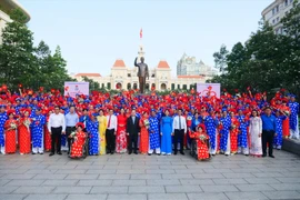 Lễ cưới đặc biệt của 100 cặp đôi